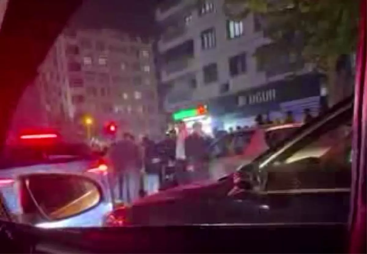 Kaza sonrası kavgaya tutuştular