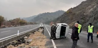 Malatya'da devrilen otomobildeki 4 kişi yaralandı