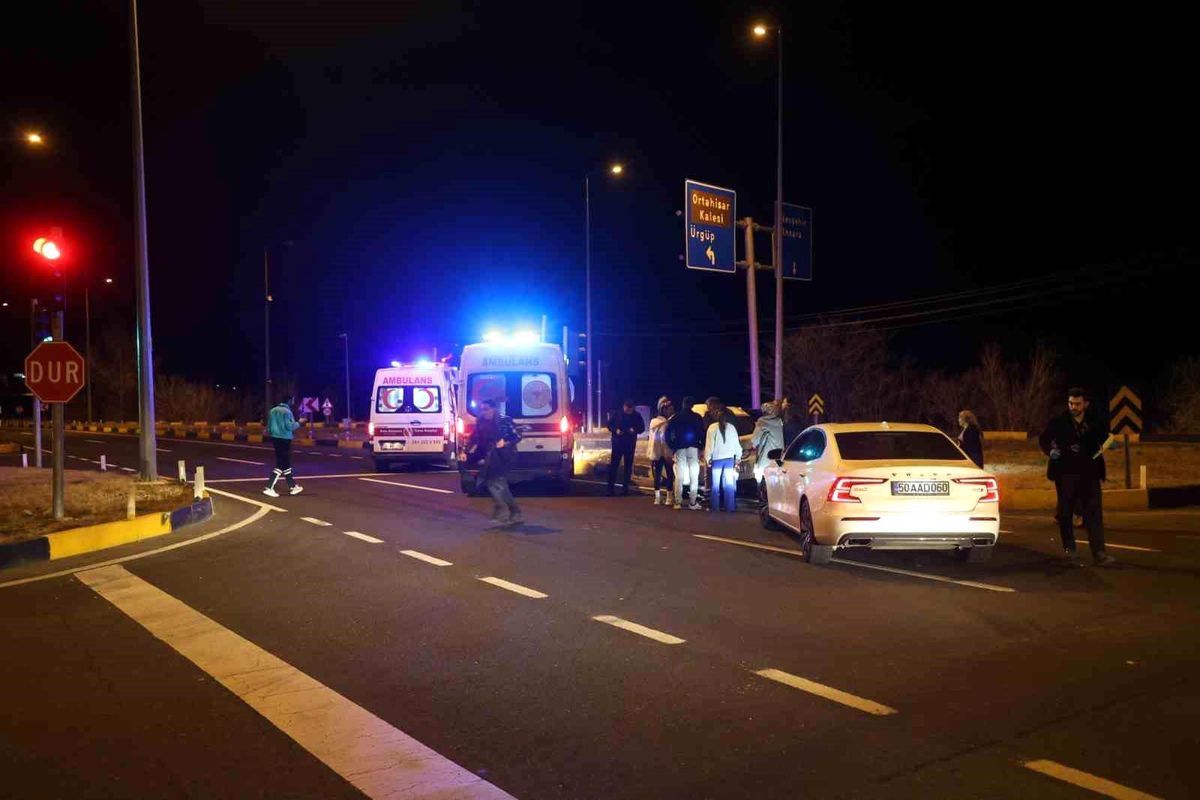 Nevşehir'de kırmızı ışık ihlali kazaya neden oldu: 2 yaralı