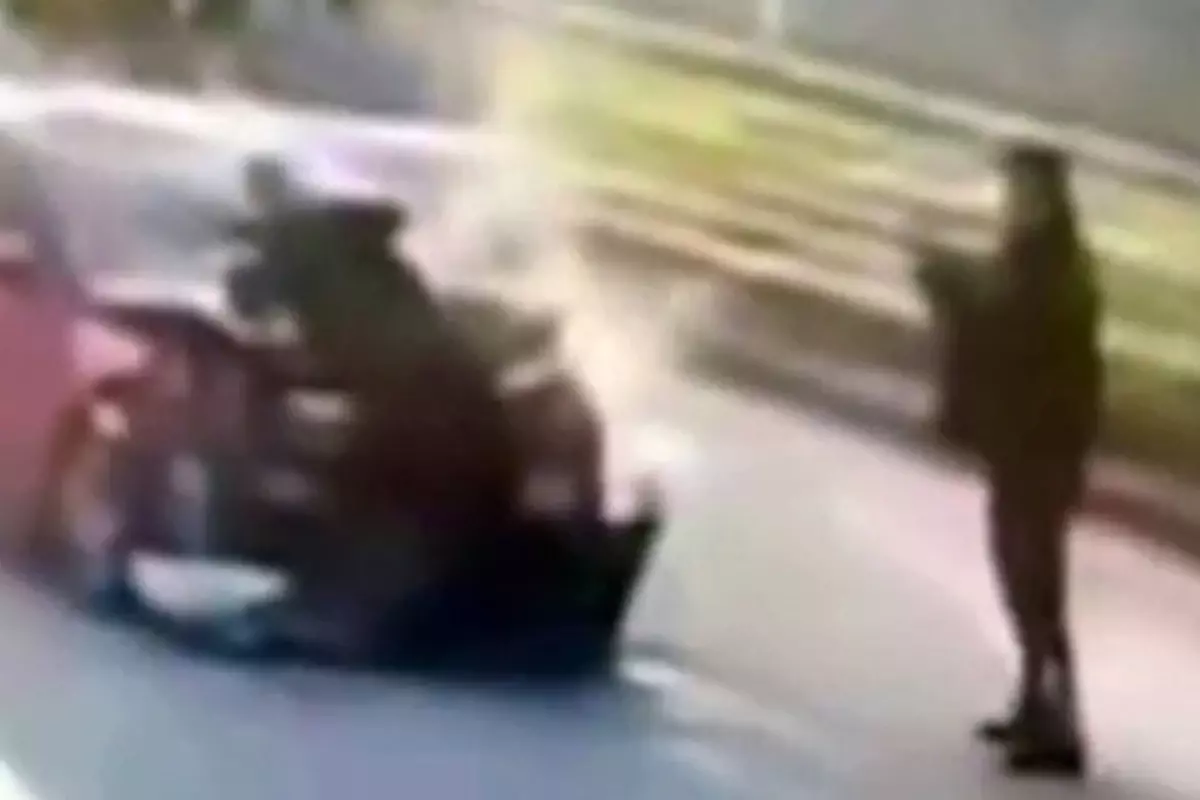 Eski eşiyle evli olan polisi önce aracıyla ezdi, sonra fotoğrafını çekip sosyal medyada paylaştı