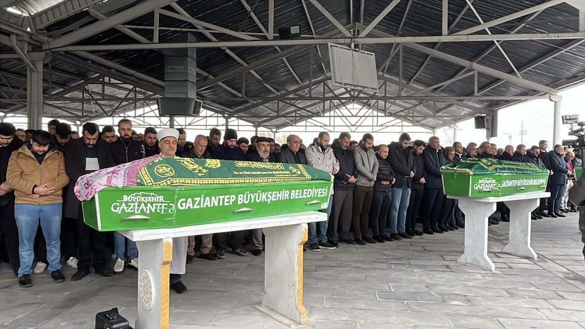 Osmaniye'de Otobüsün TIR'a Çarptığı Kazada 3 Kişi Hayatını Kaybetti