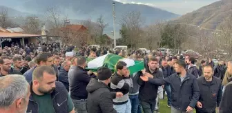 Sakarya'daki trafik kazasında hayatını kaybeden sürücünün cenazesi defnedildi