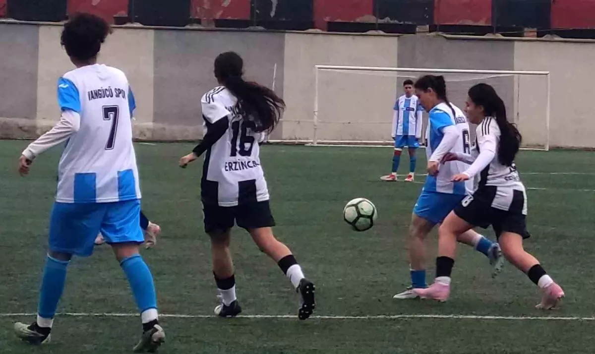 TFF Kadınlar 2. Lig: Vangücü SK: 8 Erzincan Gençler Gücüspor: 0