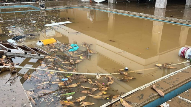 15 minutes of rain turned the district into a battlefield