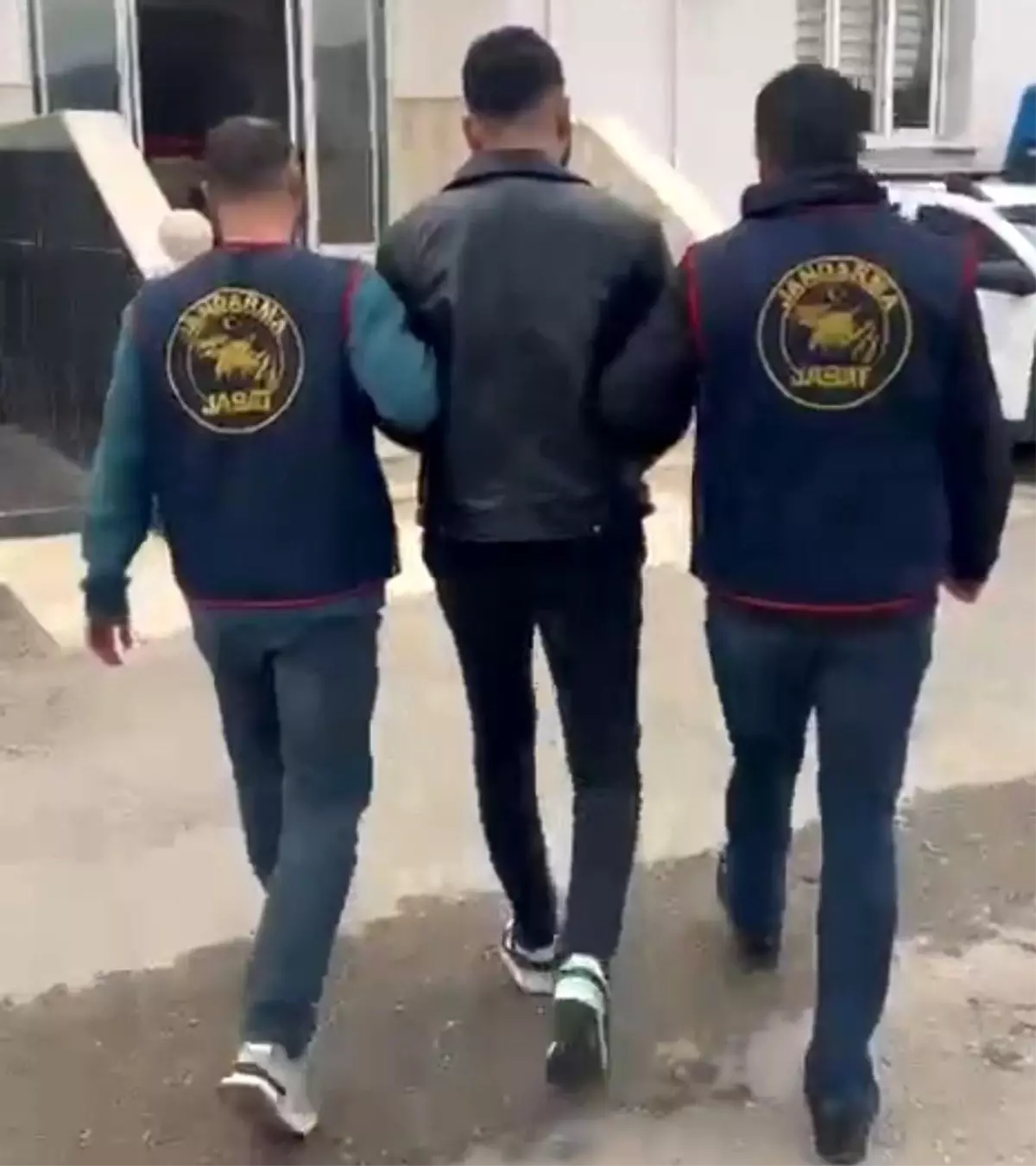 Adana'da 41 yıl kesinleşmiş hapis cezasıyla aranan hükümlü yakalandı