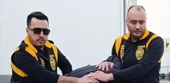 Adana'da evinde 2 silah, el bombası ve patlayıcı ele geçirilen zanlı tutuklandı