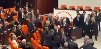 Bütçe görüşmelerine damga vuran an: Bahçeli ve Dervişoğlu böyle tokalaştı