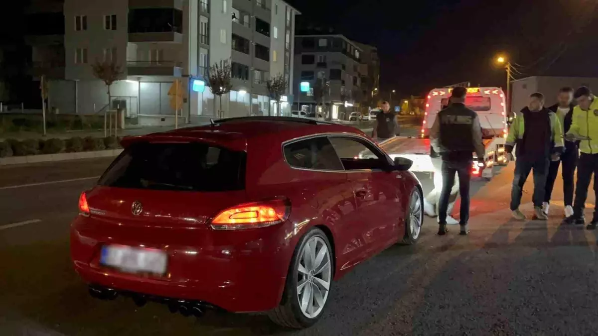 Çorlu'da abart egzozla gezen aracın sürücüsüne ceza kesildi