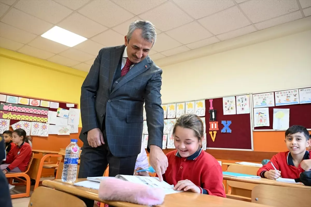 Edirne Valisi Sezer'den okul ziyareti