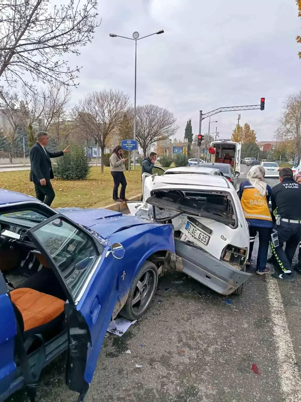 Elazığ'da 4 araçlı zincirleme kaza: 1 yaralı