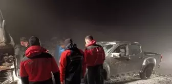 Erzincan'da karda mahsur kalan 4 kişiyi JAK ekipleri kurtardı
