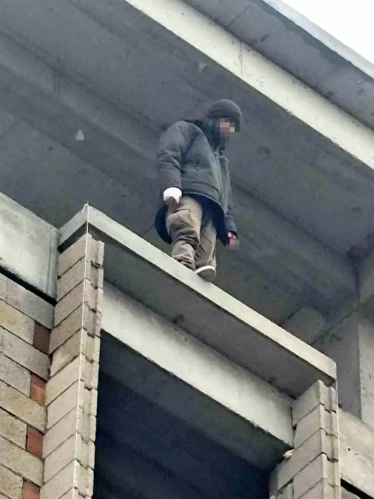 Erzurum Horasan'da intihar girişimi: Ekipler son anda ikna etti