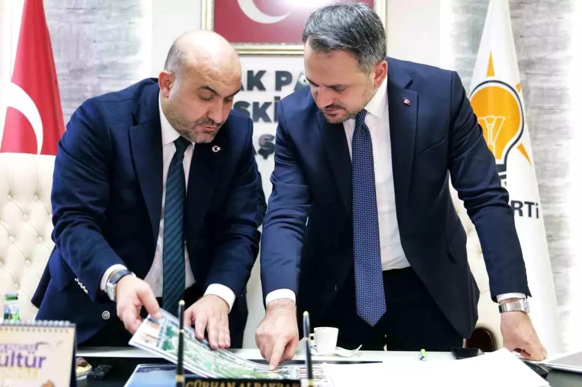 Gençlik ve Spor Bakan Yardımcısı Eminoğlu, AK Parti Eskişehir Teşkilatı ile istişarede bulundu