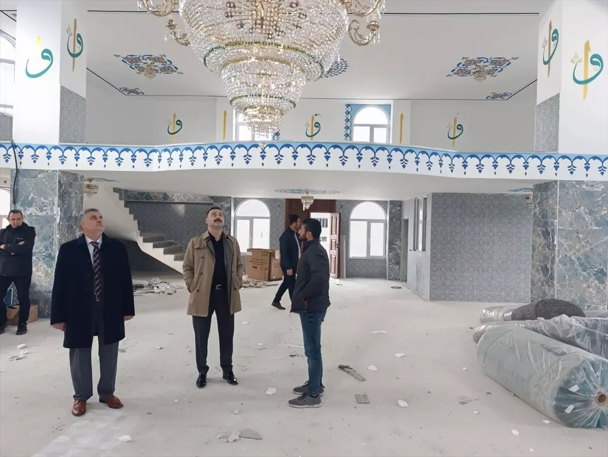 Havza Kaymakamı Ayvat cami inşaatını inceledi