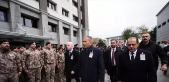 İstanbul'daki narkotik operasyonunda şehit olan polis memurunun cenazesi törenle memleketine uğurlandı