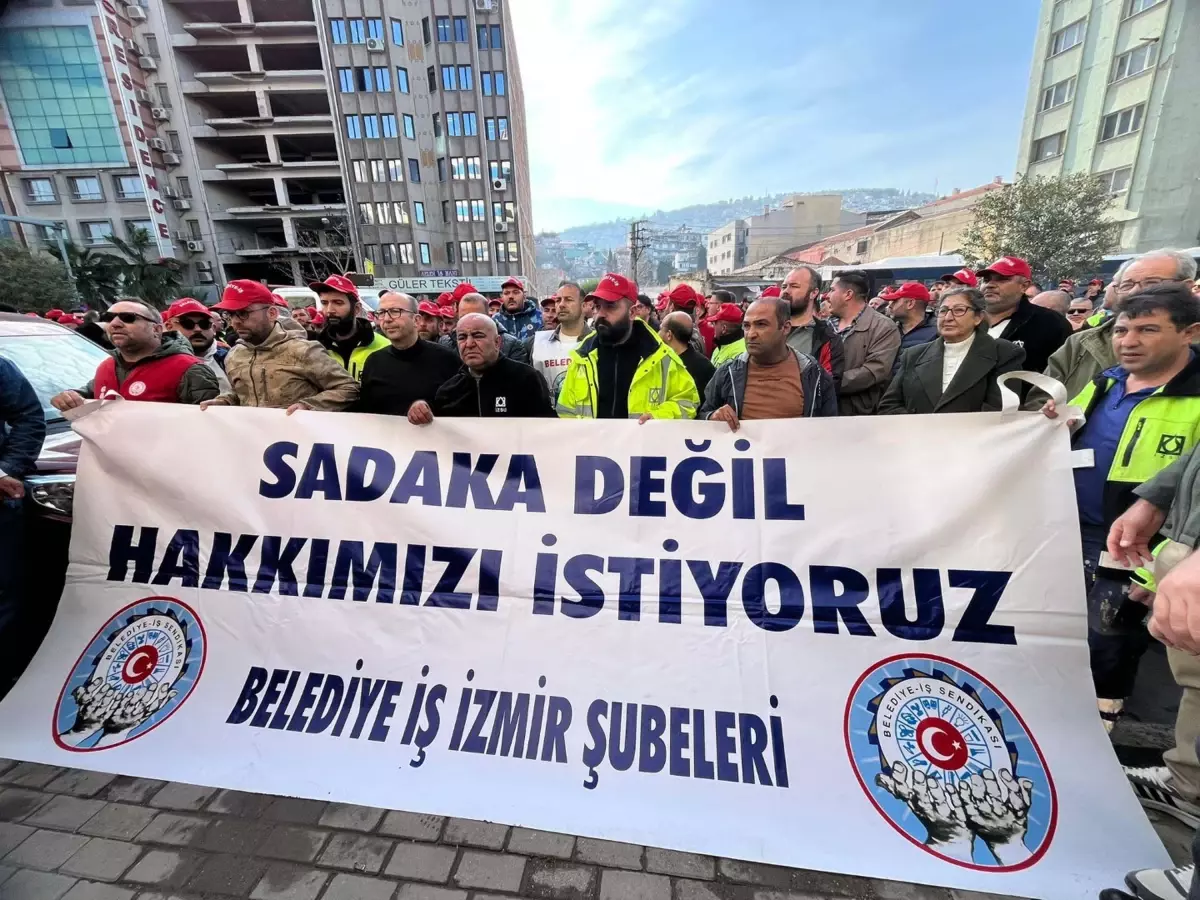 İzmir'de Belediye-İş sendikasına bağlı işçiler eylemde