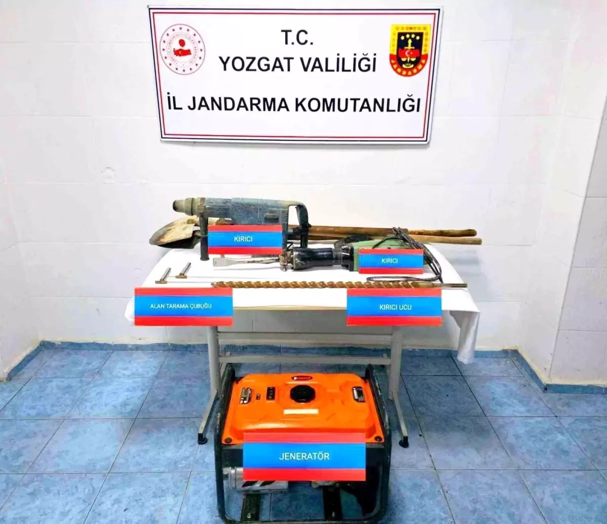 Kaçak kazı yapan 5 kişi suçüstü yakalandı