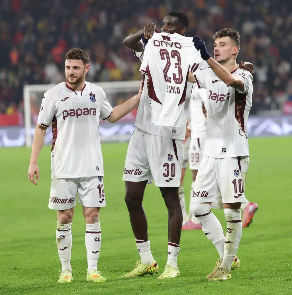 Trabzonspor Göztepe'yi Mağlup Ederek 2. Sıraya Yükseldi