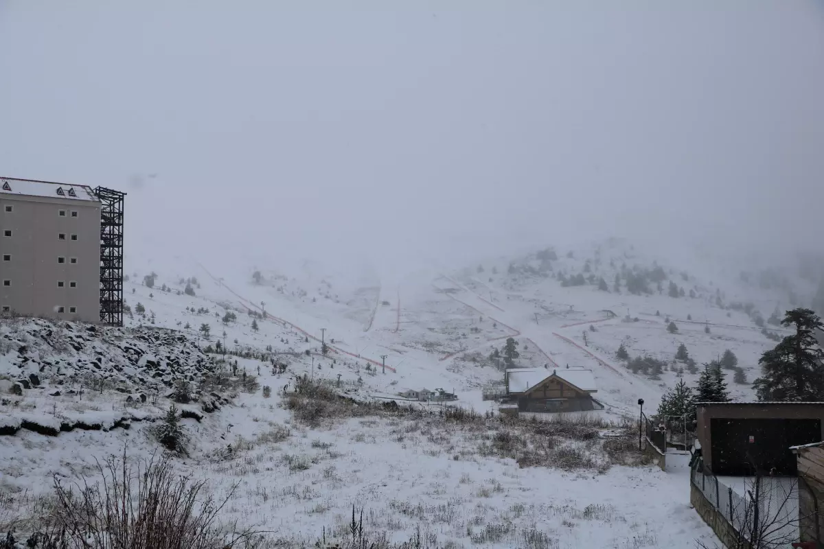 Bolu'da Kartalkaya'da Kar Yağışı