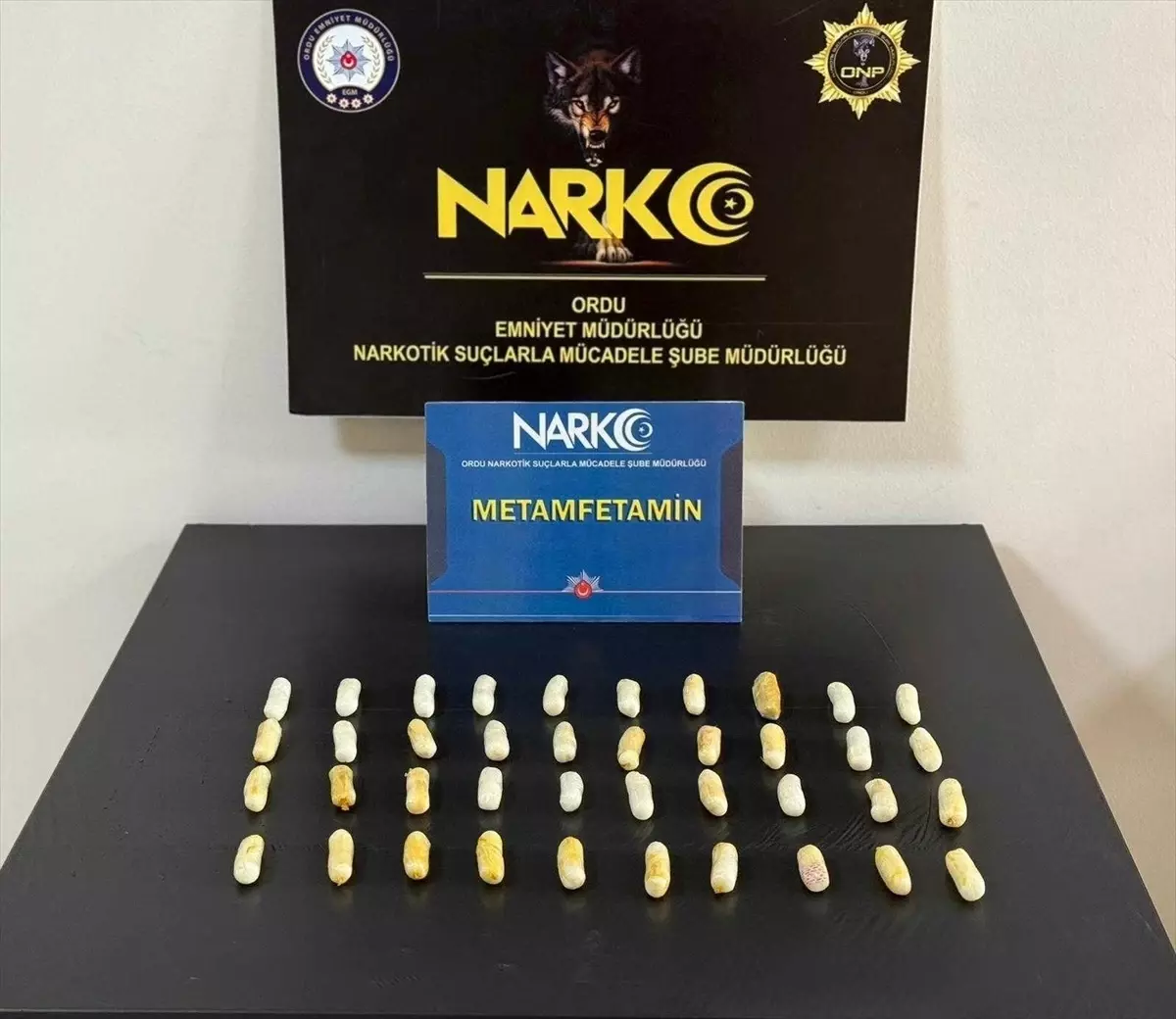 Ordu'da midesinde 407 gram uyuşturucu bulunan zanlı ile arkadaşı tutuklandı