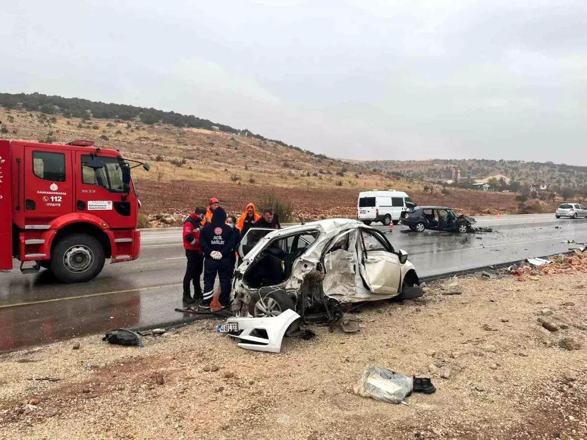 Otomobillerin hurdaya döndüğü kazada doktor öldü, 2 kişi de ağır yaralandı