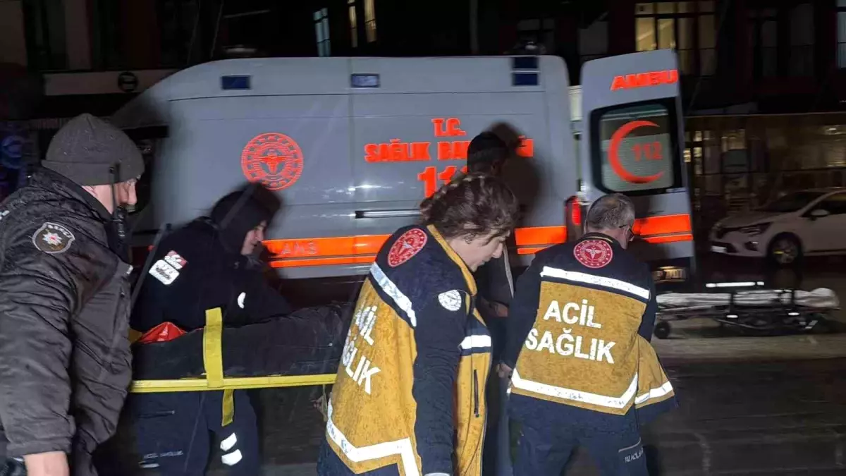 Park halindeki tıra çarpan motosiklet sürücüsü ağır yaralandı