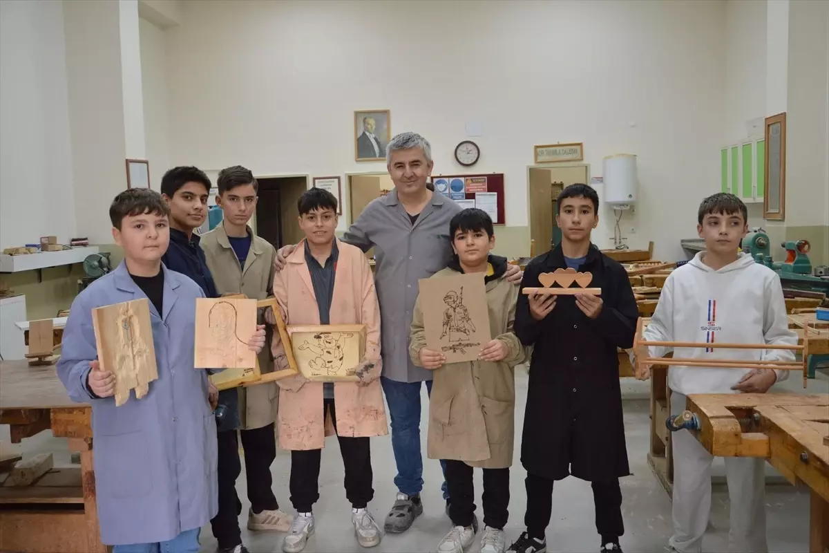 Samsun'un Havza ilçesinde açılan zanaat atölyeleri öğrencilere üretime yönlendiriyor