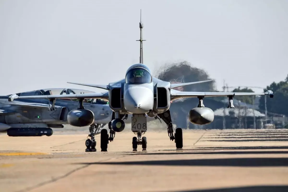 Tayland, sınırda bir askerin ölmesinin ardından Kamboçya'ya hava saldırısı düzenledi