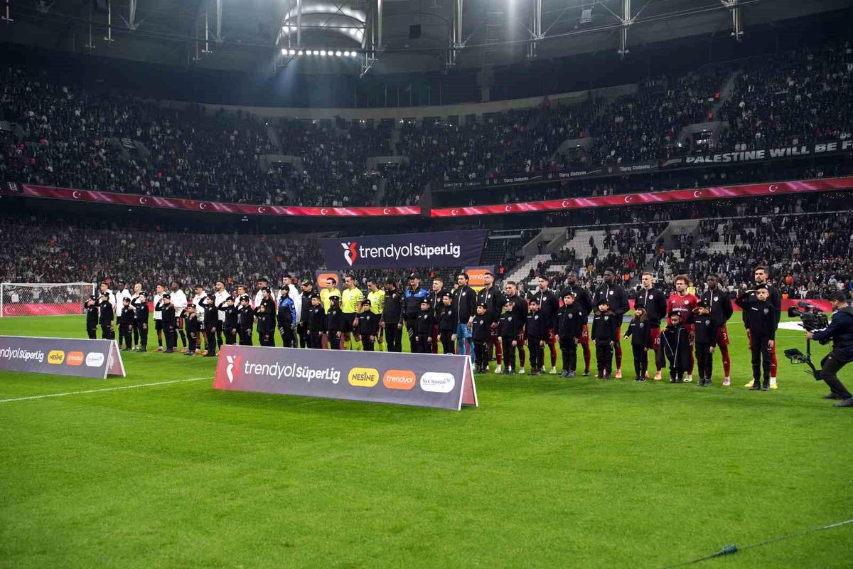Trendyol Süper Lig: Beşiktaş: 0 Gaziantep FK: 1 (Maç devam ediyor)