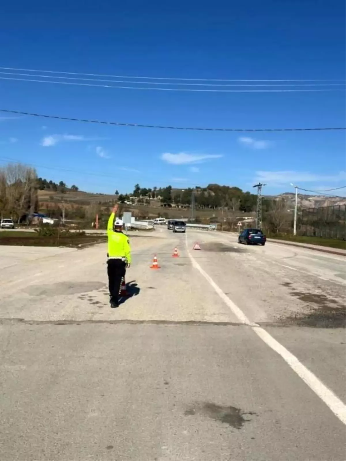 Yenipazar'da trafik güvenliği denetimleri aralıksız sürdürülüyor