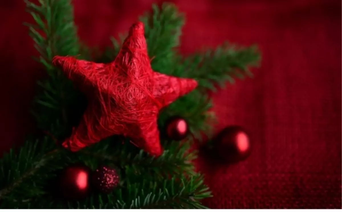 Yılbaşı ağacı süslemek günah mı, yılbaşı kutlamak günah mı?