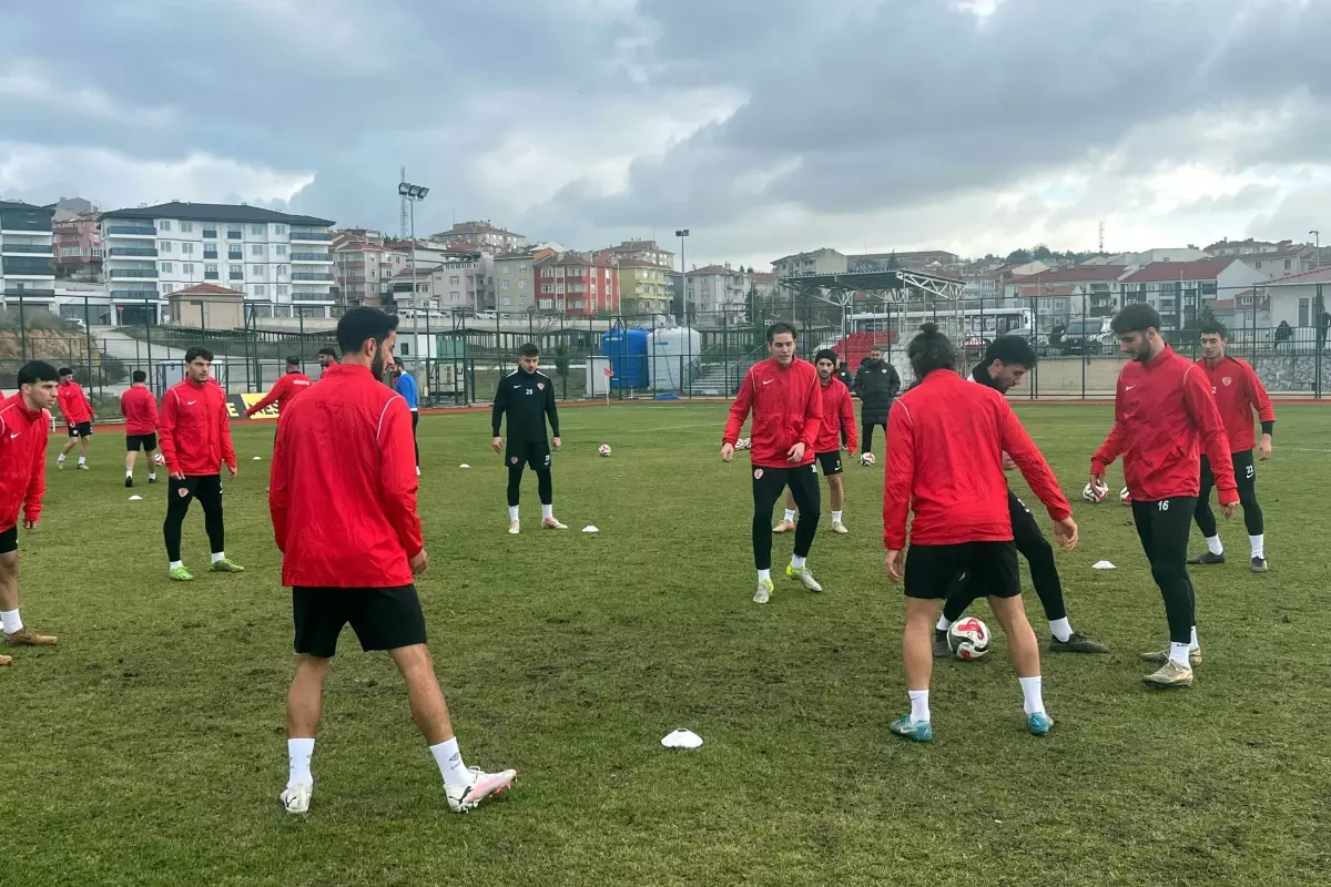 17 futbolcusu hak mahrumiyeti alan Edirnespor'da teknik direktörden destek çağrısı