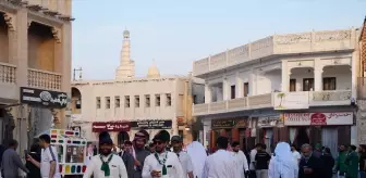 Arap Kupası taraftarları, Doha'daki tarihi çarşıya akın ediyor