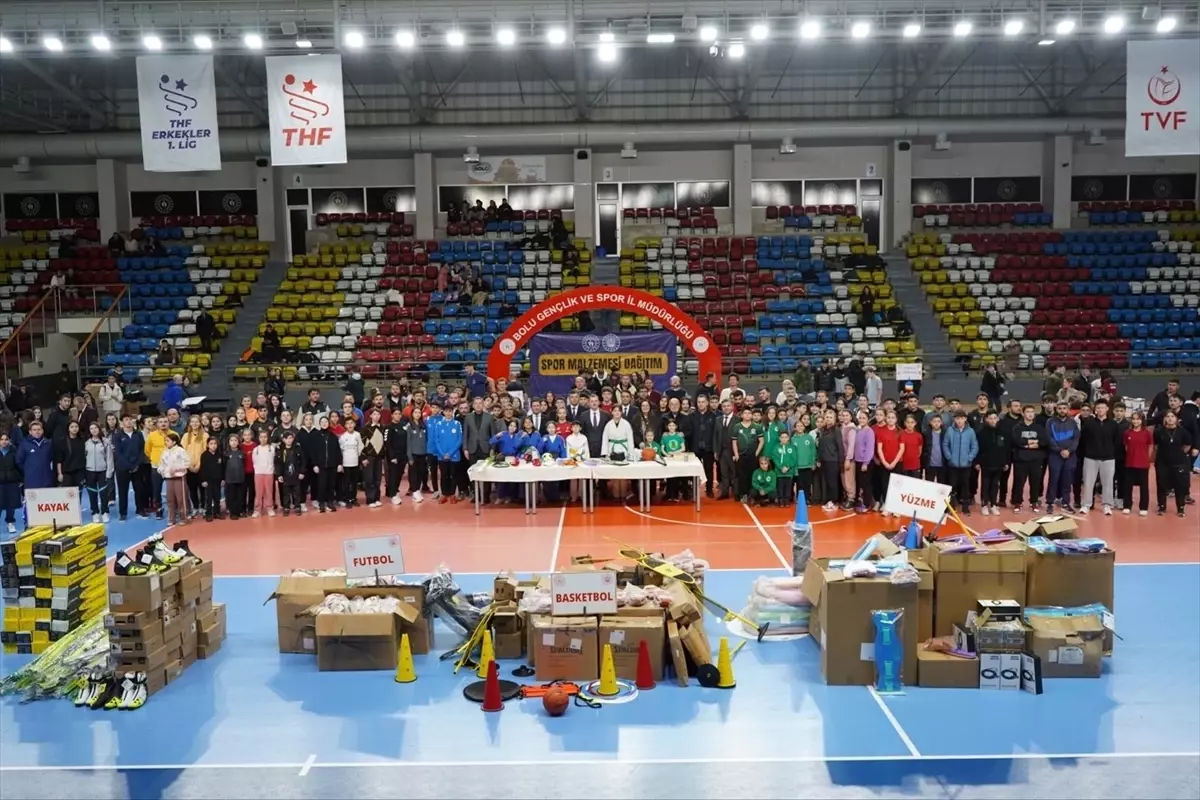 Bolu'da amatör spor kulüplerine malzeme desteği sağlandı