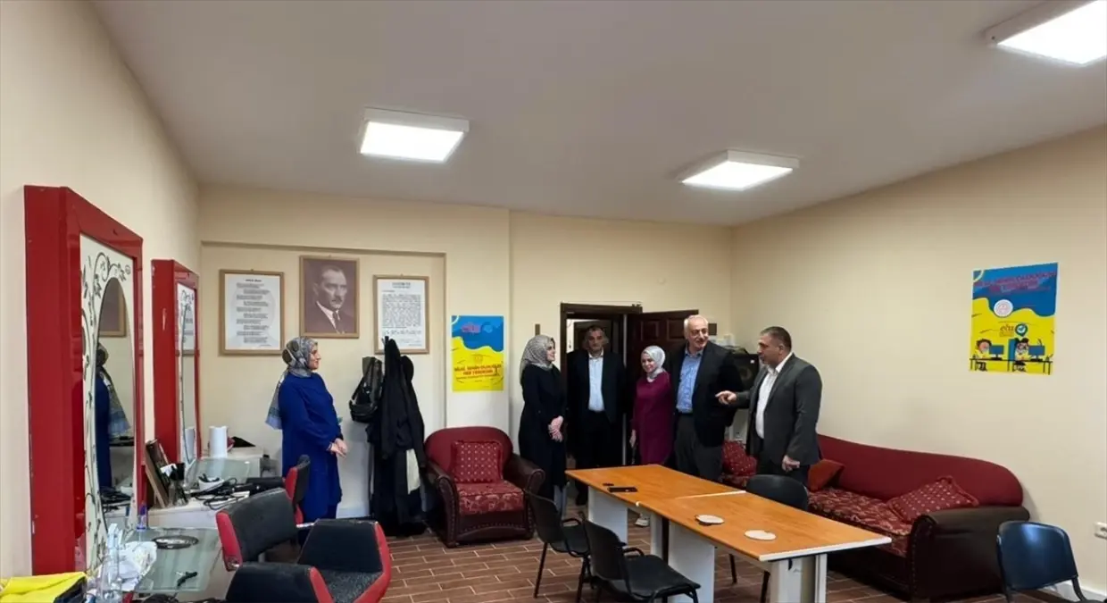 Hayrat'ta kuaförlük ve pastacılık kursu açıldı