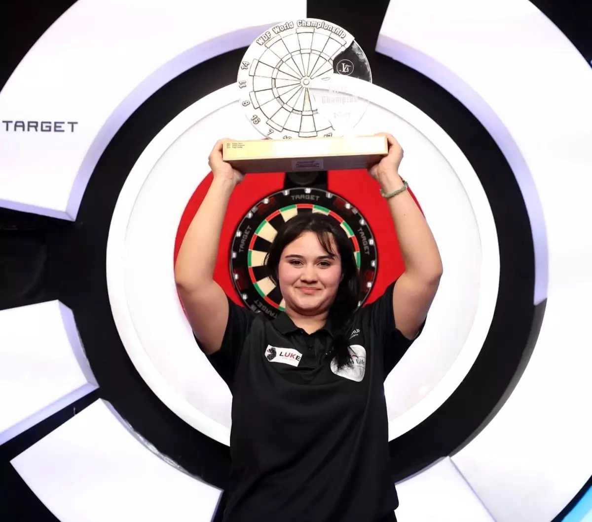 İngiltere'de fırtına gibi esen Denizlili Zehra dünya şampiyonu oldu