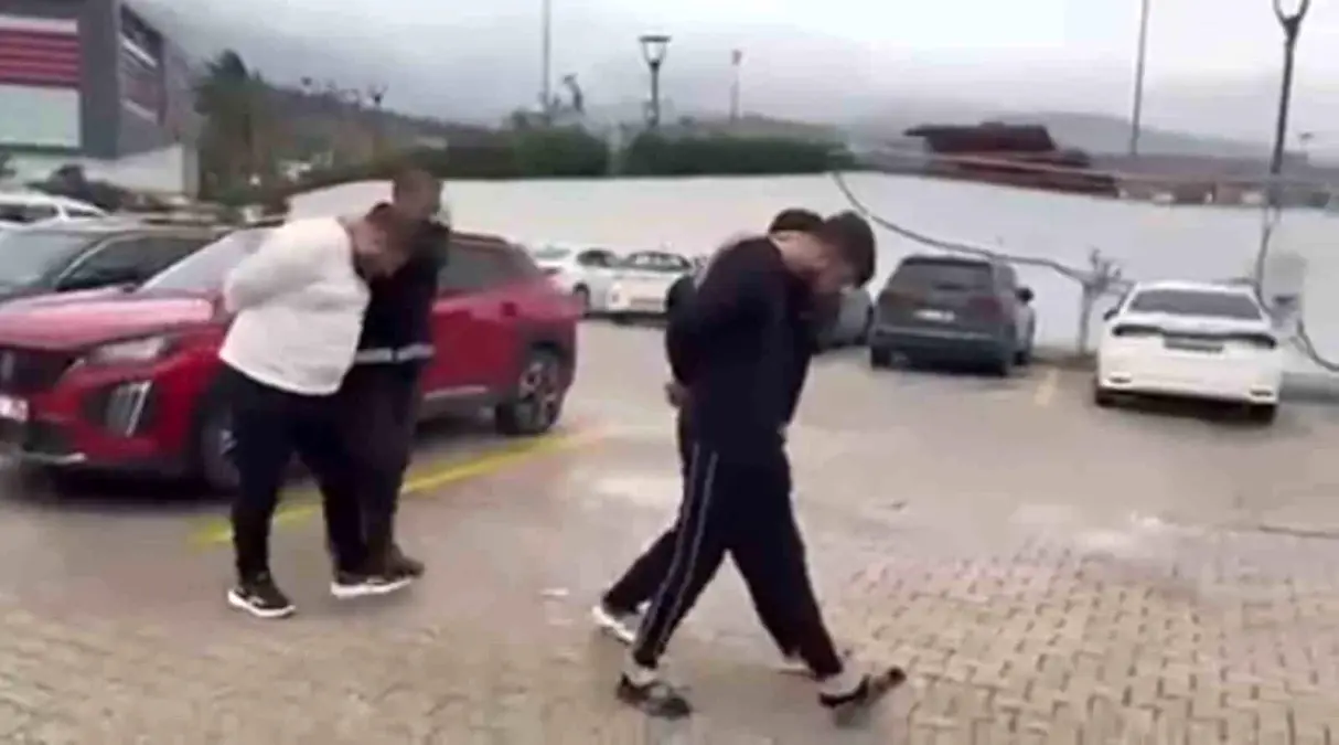 İskenderun'da kasten yaralama ve tehdit şüphelisi 3 kişi tutuklandı