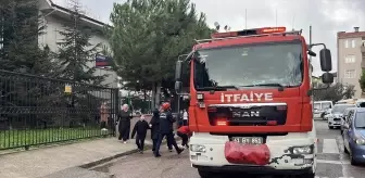 Kocaeli'de okulun deposunda çıkan yangın söndürüldü