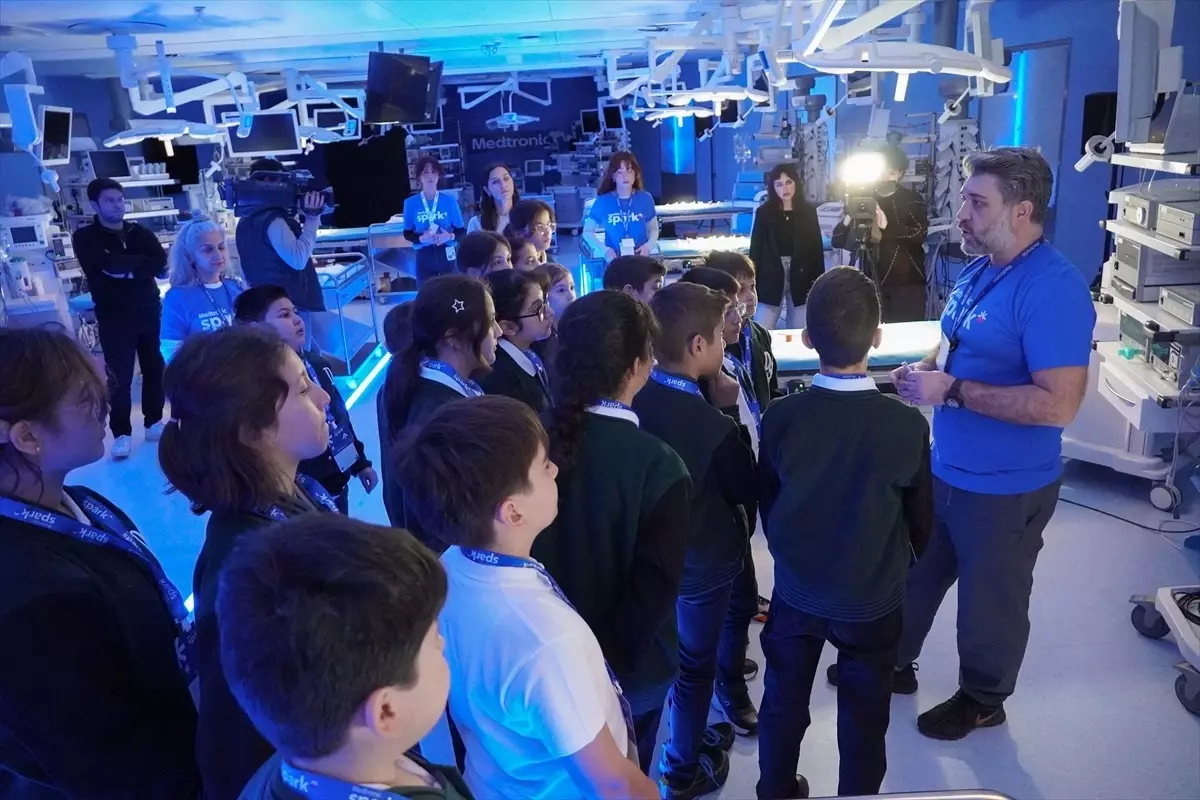 Medtronic, Darüşşafaka öğrencilerini sağlık teknolojileriyle buluşturdu