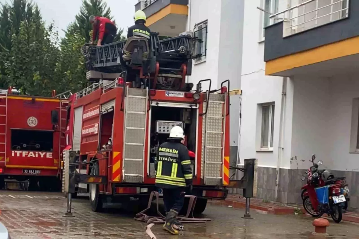 Mersin'de iki ayrı ev yangını