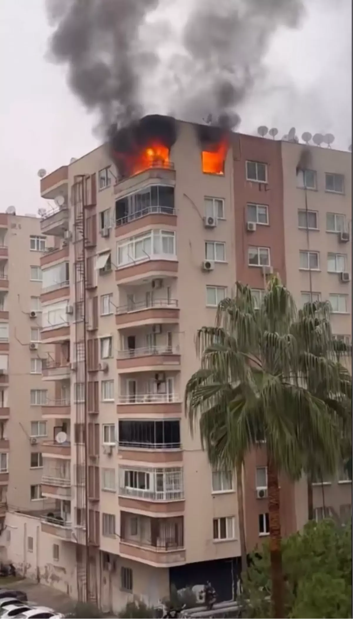 Mersin'de iki ilçede ev yangını