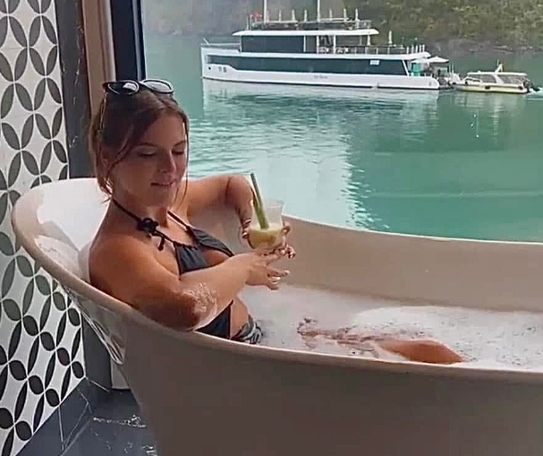 Tatil için gittiği ülkede kabusu yaşadı! Yoğun bakımda yaşam savaşı veriyor Tatil için gittiği ülkede kabusu yaşadı! Yoğun bakımda yaşam savaşı veriyor