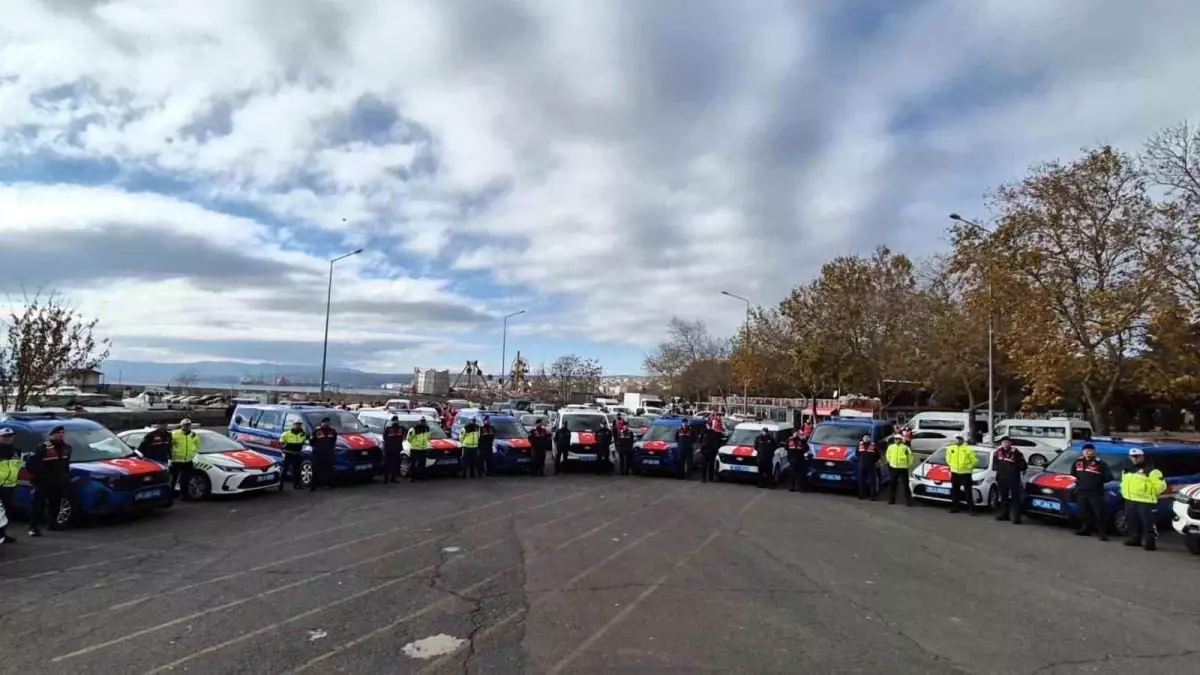 Tekirdağ'da emniyet ve jandarmaya yeni araçlar teslim edildi