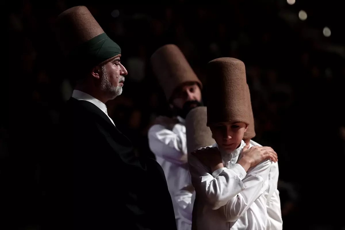 Trafik kazasında kaybettiği semazen ağabeyinin hatırasını yaşatıyor