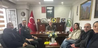 Artvinspor Kulübü Başkanı Yıldırım, alt yapı antrenörleriyle bir araya geldi