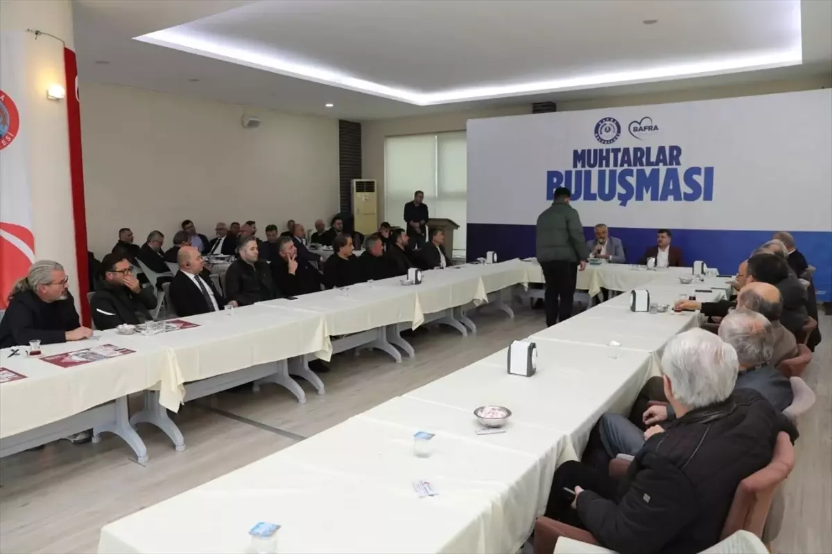 Bafra Belediye Başkanı Kılıç, merkez mahalle muhtarlarıyla bir araya geldi