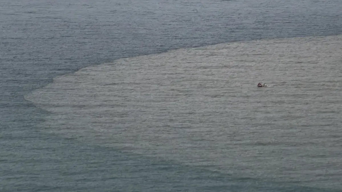 Bartın Irmağı'nın Taşıdığı Çamurlu Su Denizin Rengini Değiştirdi