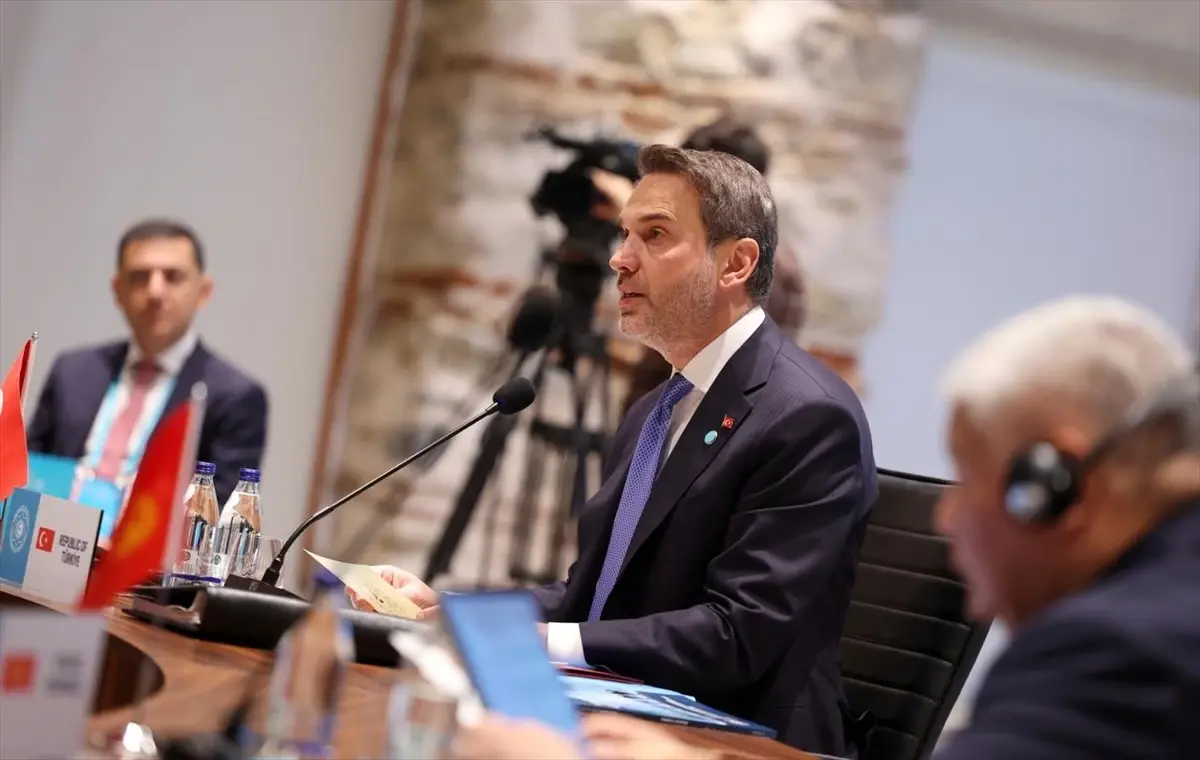 Bayraktar, Hazar'ın Türk dünyasını birleştirmesi gerektiğini söyledi Açıklaması