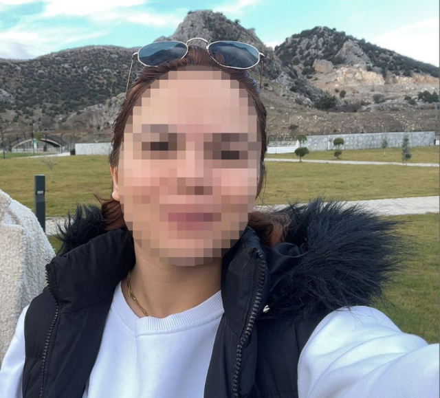 Boşanma aşamasındaki eşini çocuğunun gözü önünde bıakladı Boşanma aşamasındaki eşini çocuğunun gözü önünde bıakladı