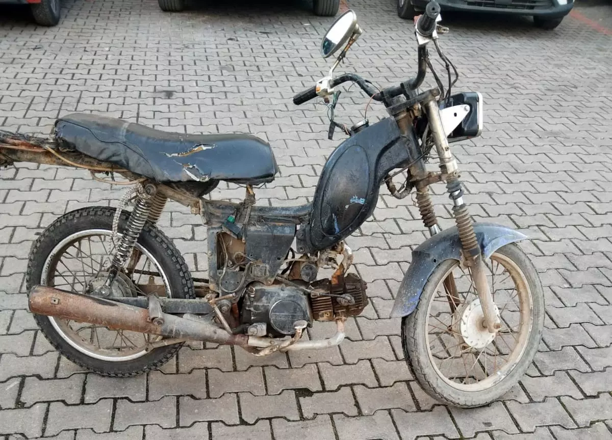 Çalıntı motosikletin ehliyetsiz sürücüsüne 19 bin lira ceza